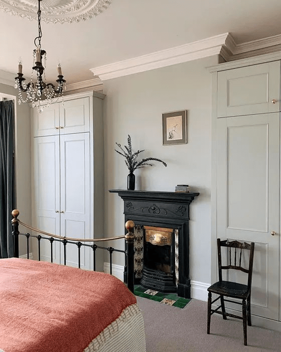 modern victorian living room
