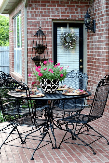 1940s home decor style
