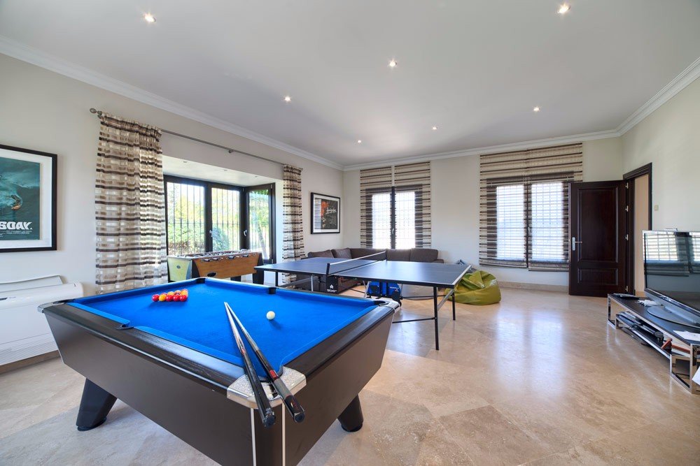 cool man cave