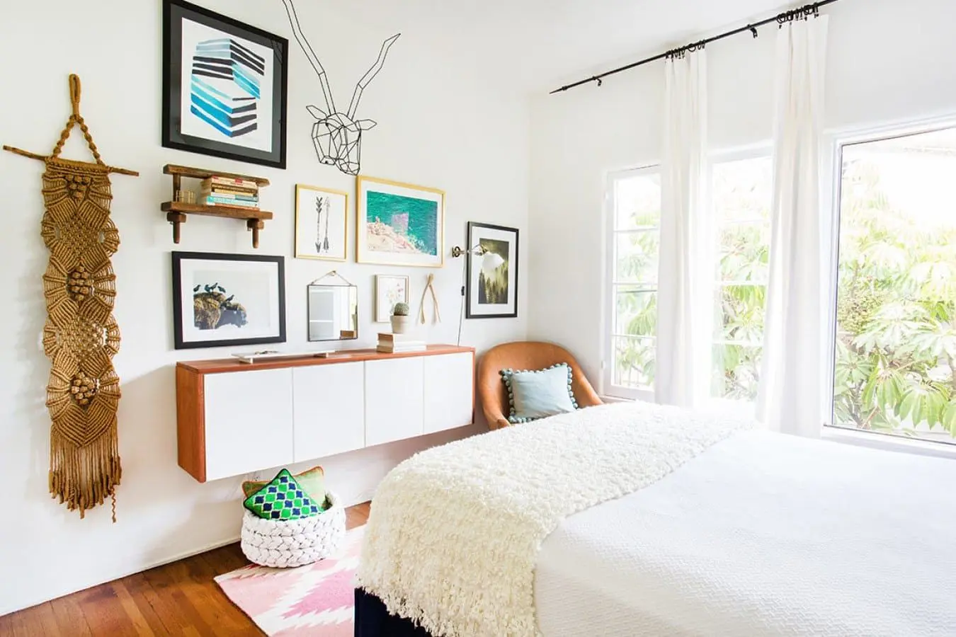 How To Lay Out A Gallery Wall: Step By step Guide 9 how to create a gallery wall layout