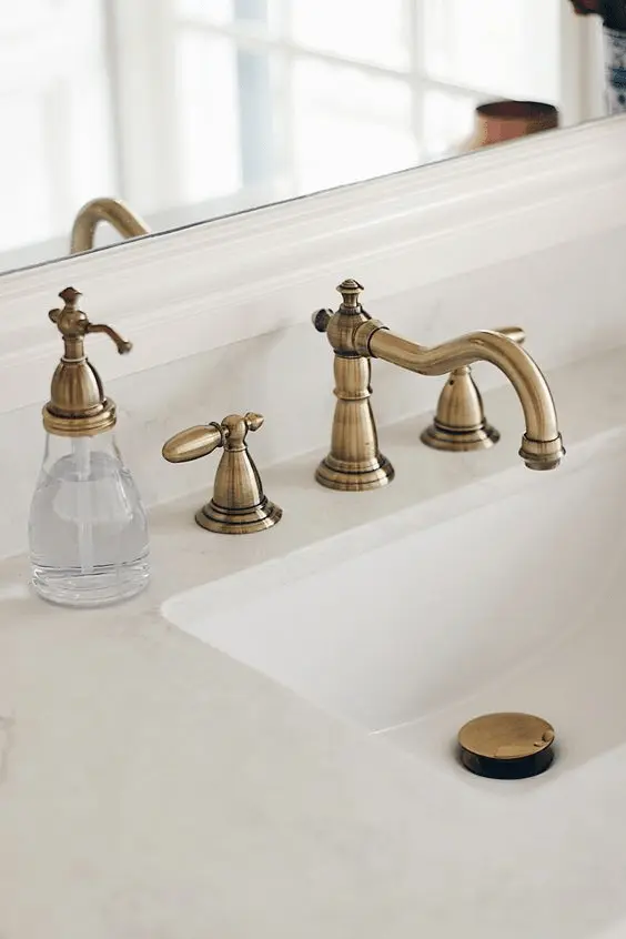 black and white small bathroom ideas
