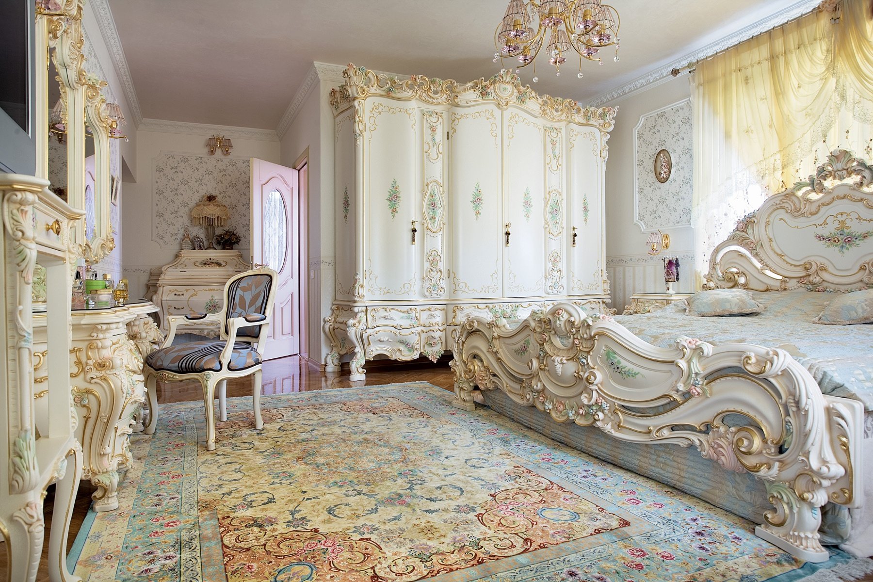 old money style interior
