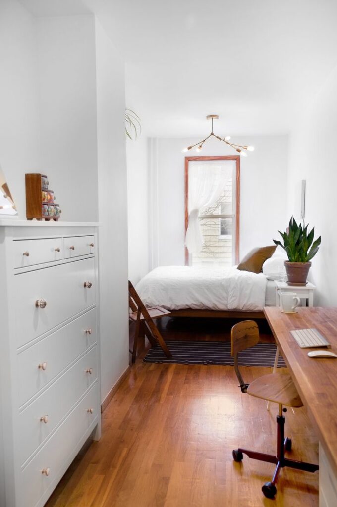 decorating a narrow room
