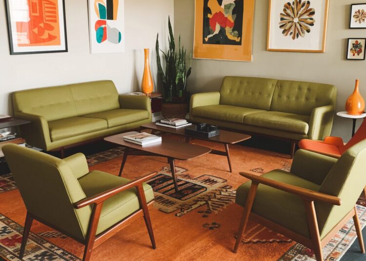 what color looks good with olive green