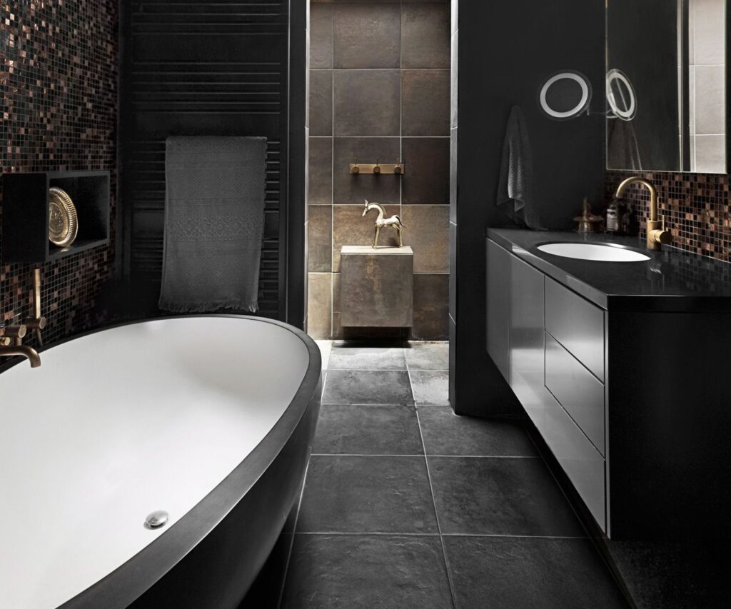  Dark Bathroom Ideas
