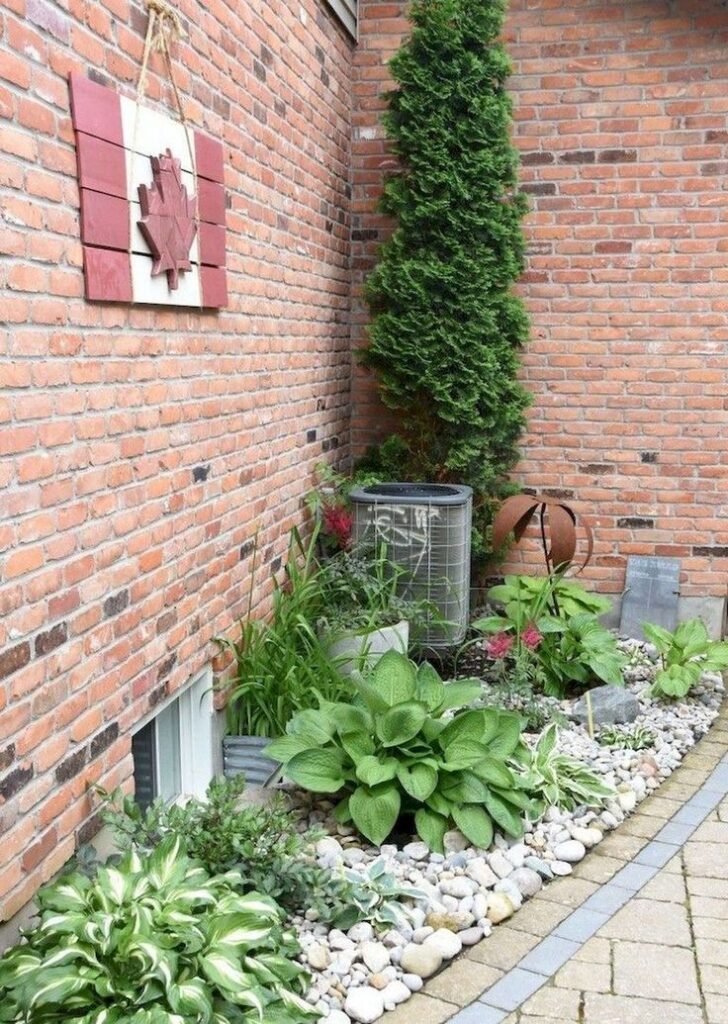 landscaping ideas sloped side yard
