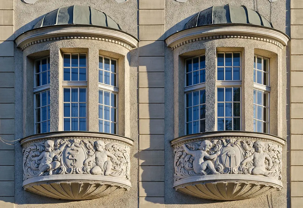 Oriel Bay Window