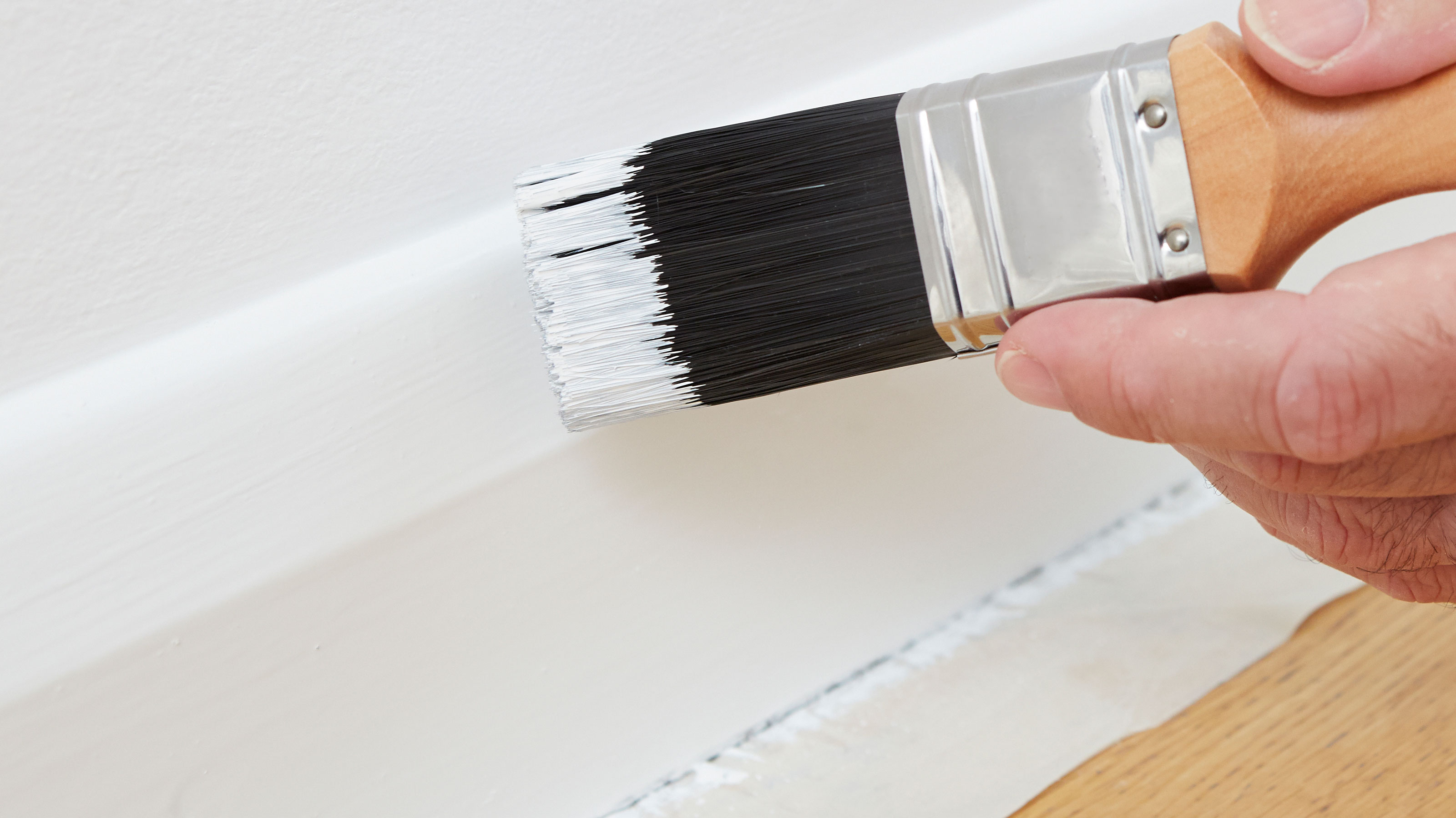 how to gloss skirting board