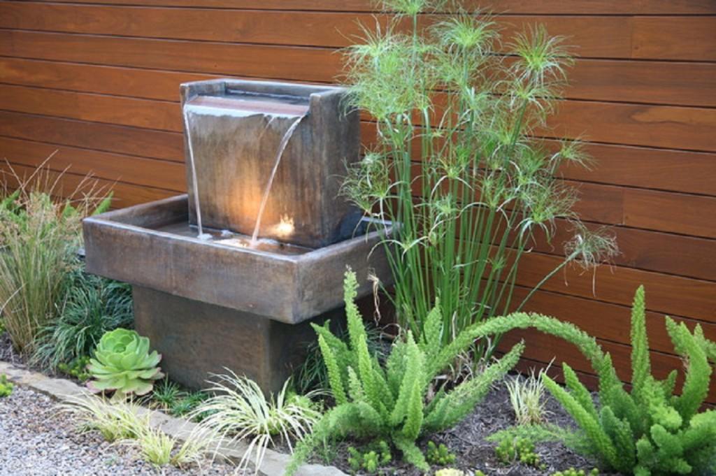 Garden Water features| landscape ideas for narrow side yard
