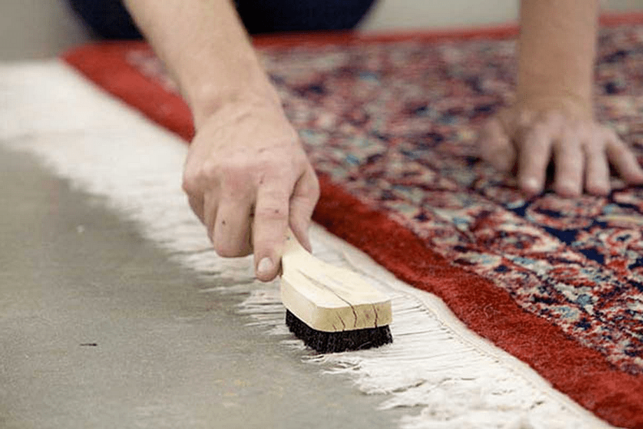 what is the difference between carpet and rug
