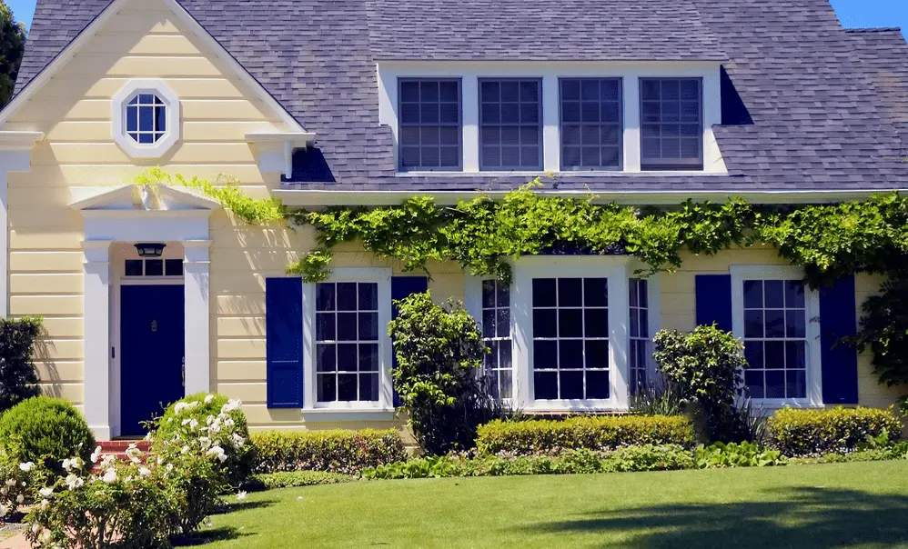 The Best 15+ Shutter Color Ideas You Will Love ! 11 House White and Blue Color