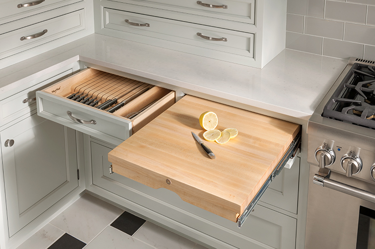 Pull-Out Cutting Boards