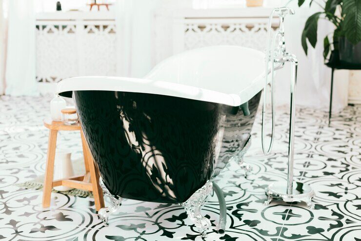 clawfoot bathtub