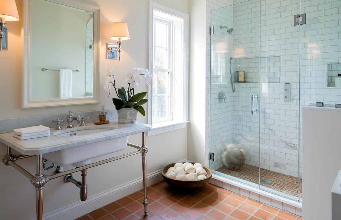 spa-like Guest Bathroom