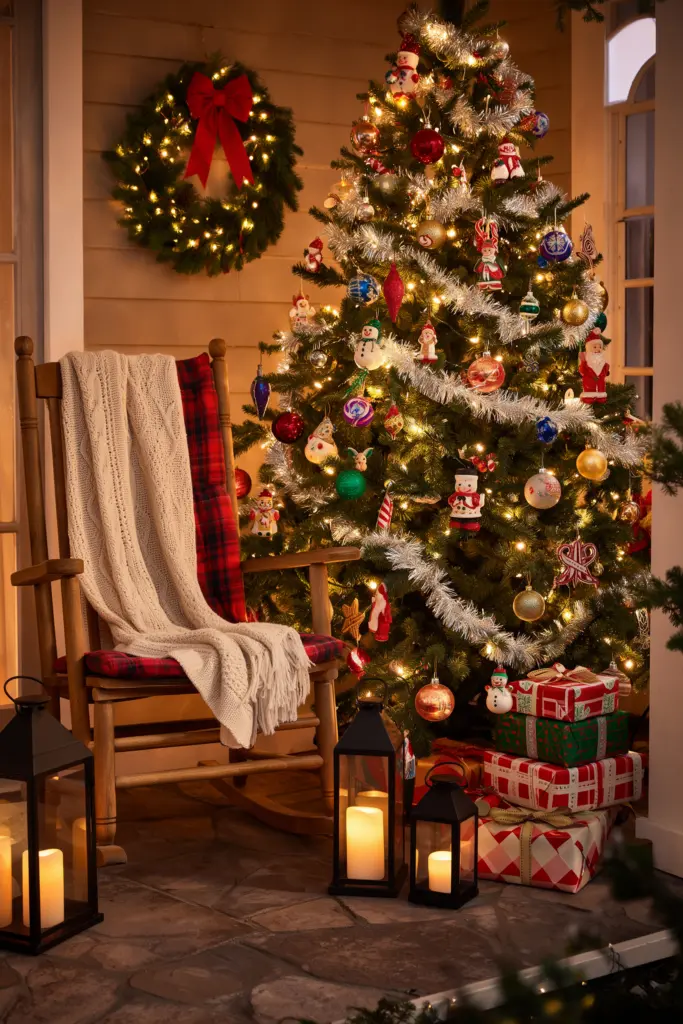 90s Christmas Aesthetic - 30 Cozy Magical Holiday Decorating Ideas 18 90s Christmas Aesthetic Outdoor Corner